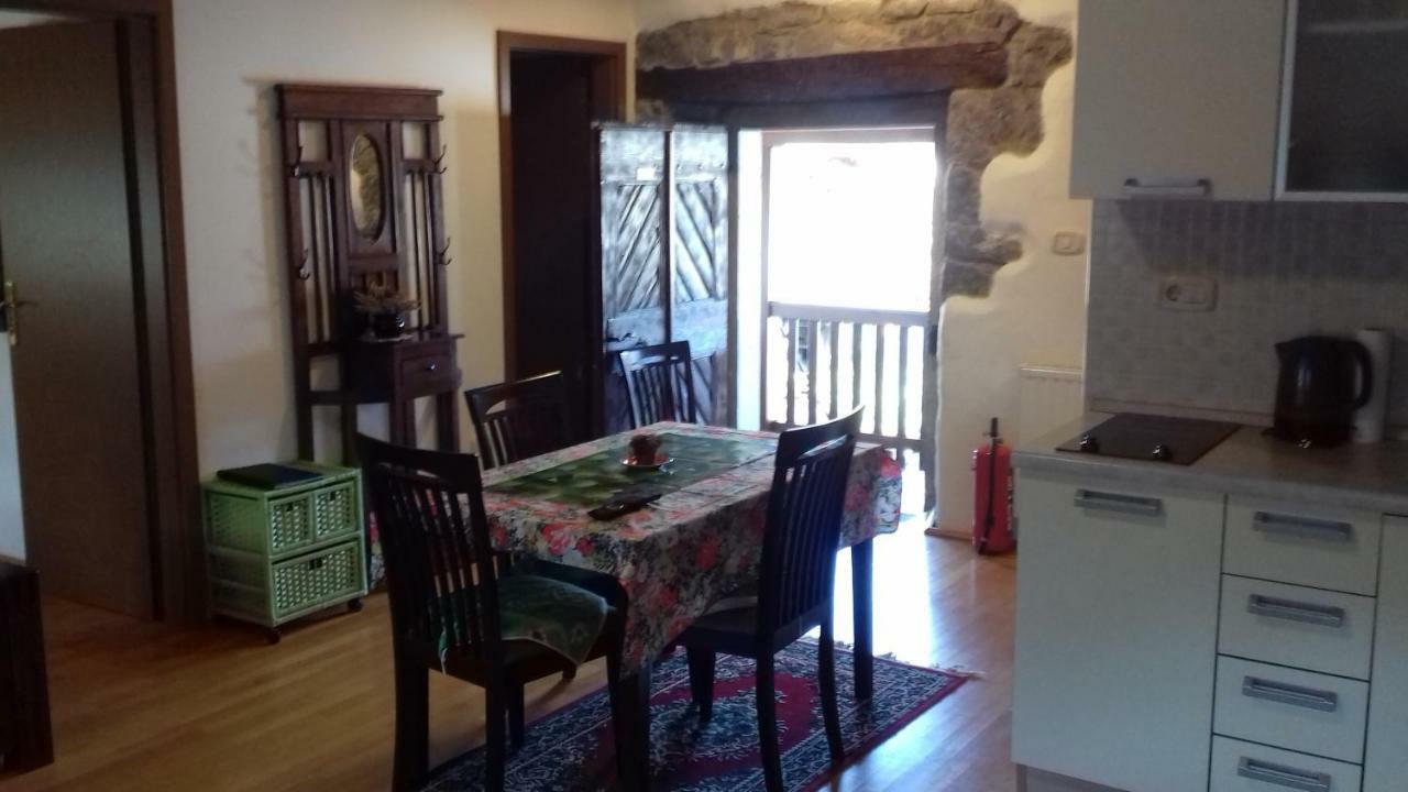 Apartmaji Pri Zivcovih Dutovlje Luaran gambar